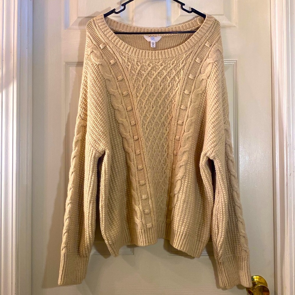 TIME AND TRU Cable Knit Cream Colored Sweater